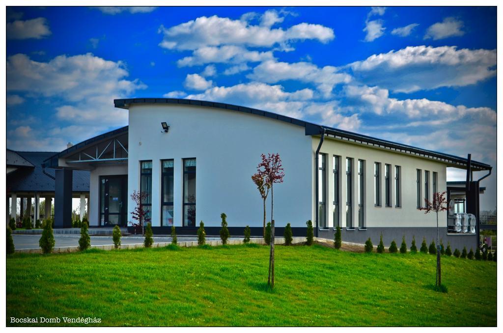 Hotel Bocskai Domb Vendeghaz Nagykallo Zewnętrze zdjęcie